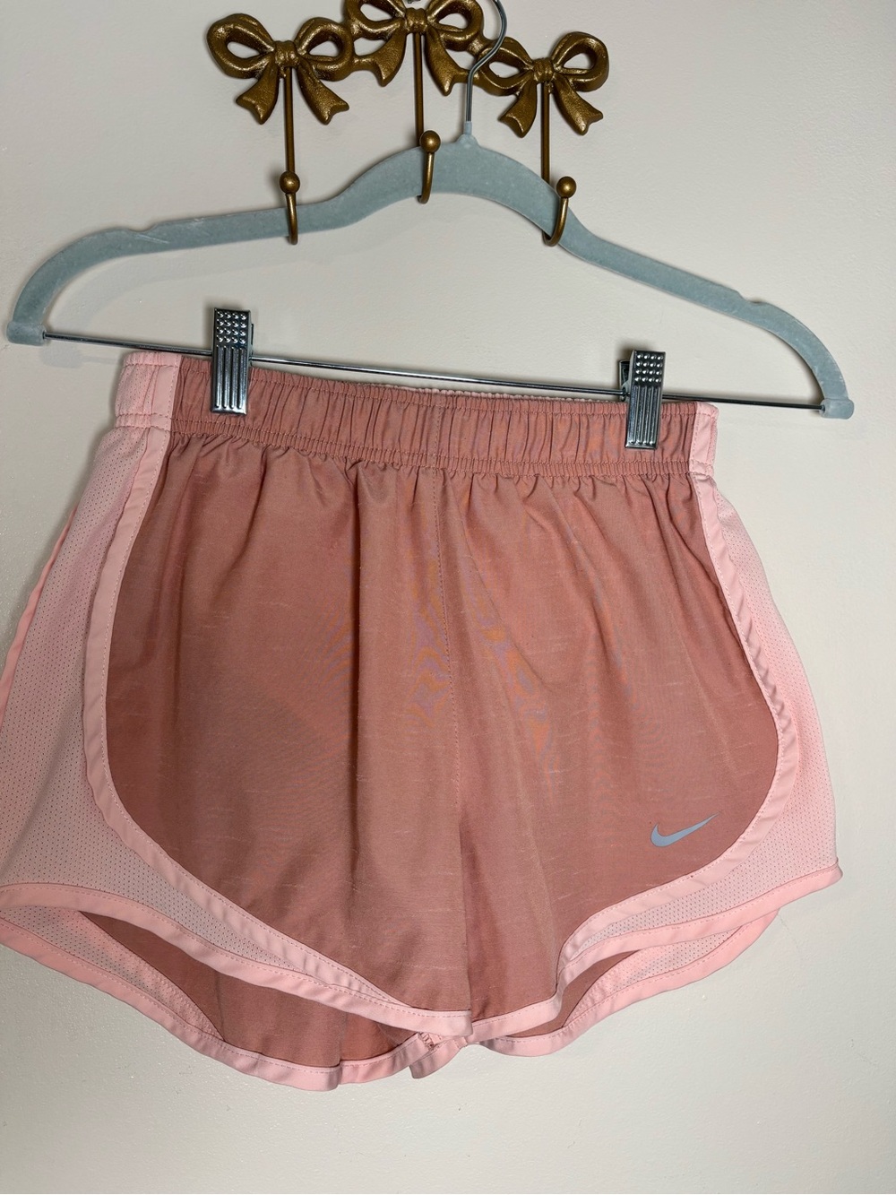 Nike Women's Peach and Light Pink Athletic Shorts